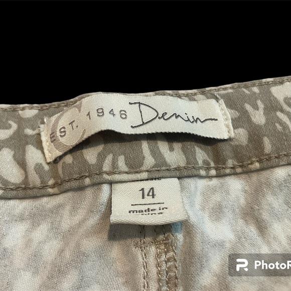 GUC. Women’s Taupe and Ivory Animal Print Denim Jeans. Ankle Length. Size 14. - Picture 3 of 5